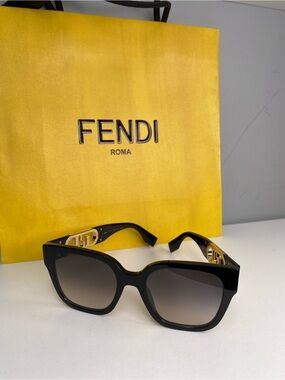 NWOT Fendi Sunglasses Black Acetate and Gold FF Logo/Sz 54 20 145